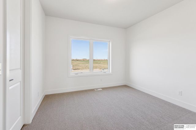 6119 S 215th Circle, Elkhorn, NE 68022