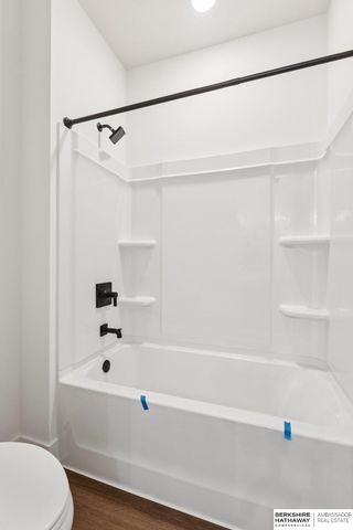 6119 S 215th Circle, Elkhorn, NE 68022