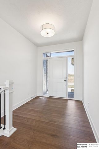 6119 S 215th Circle, Elkhorn, NE 68022