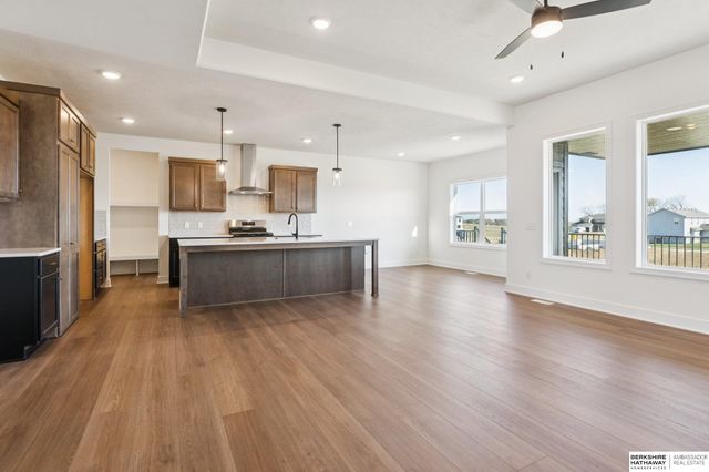 6119 S 215th Circle, Elkhorn, NE 68022