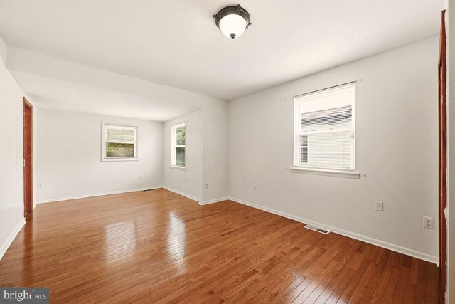 5122 NAVAHOE ST, College Park, MD 20740