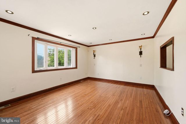 5122 NAVAHOE ST, College Park, MD 20740