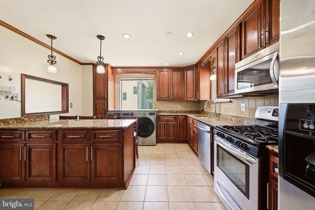 5122 NAVAHOE ST, College Park, MD 20740