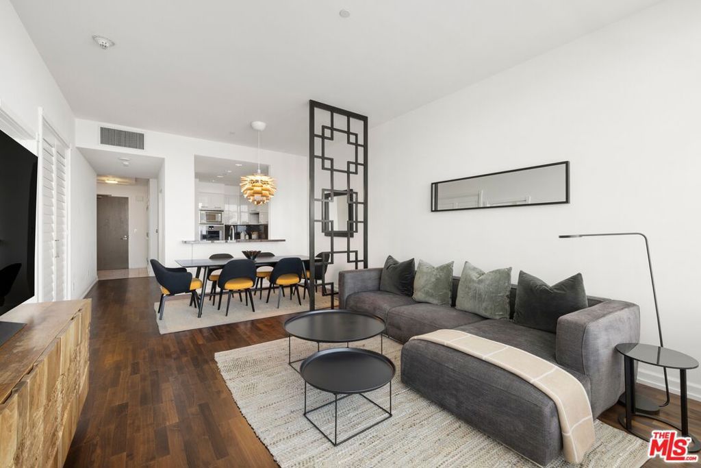 900 W Olympic Boulevard 36F, Los Angeles, CA 90015 — photo 2
