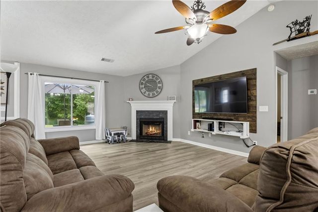 6253 Glen Port Circle, Flowery Branch, GA 30542
