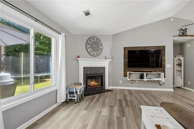 6253 Glen Port Circle, Flowery Branch, GA 30542