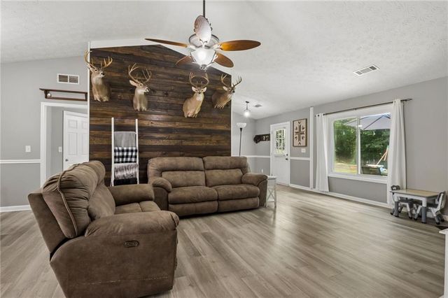 6253 Glen Port Circle, Flowery Branch, GA 30542
