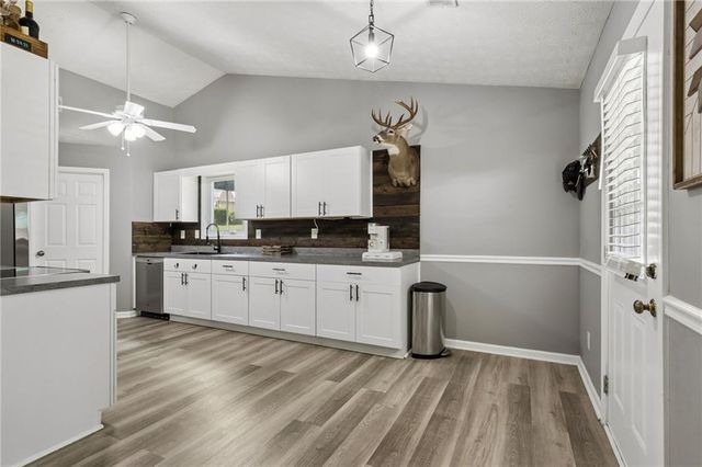 6253 Glen Port Circle, Flowery Branch, GA 30542
