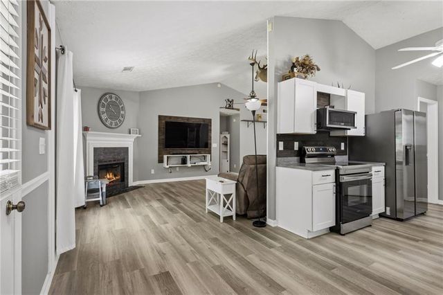 6253 Glen Port Circle, Flowery Branch, GA 30542