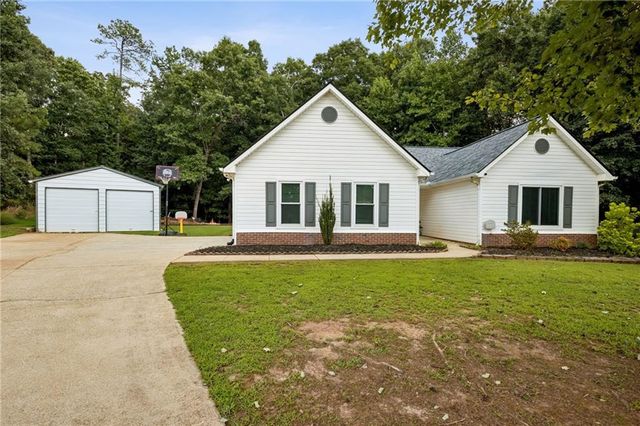 6253 Glen Port Circle, Flowery Branch, GA 30542