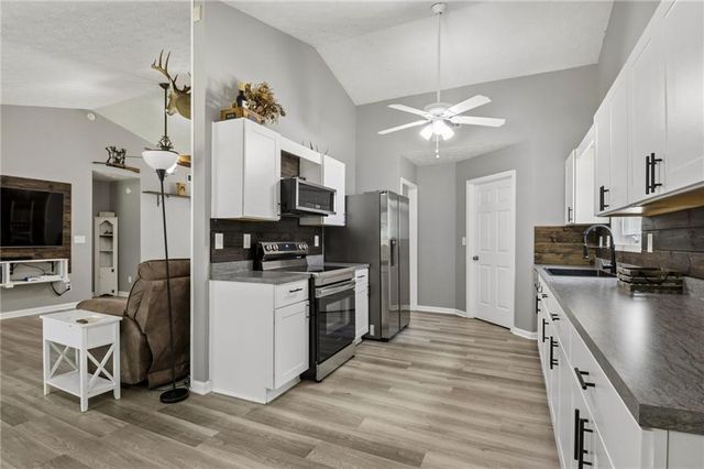 6253 Glen Port Circle, Flowery Branch, GA 30542