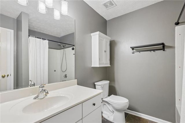 6253 Glen Port Circle, Flowery Branch, GA 30542