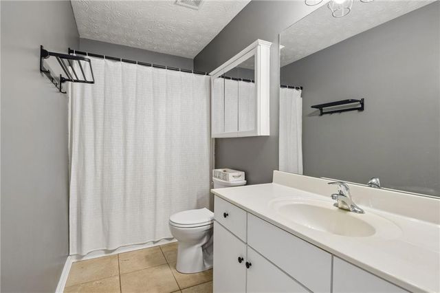 6253 Glen Port Circle, Flowery Branch, GA 30542