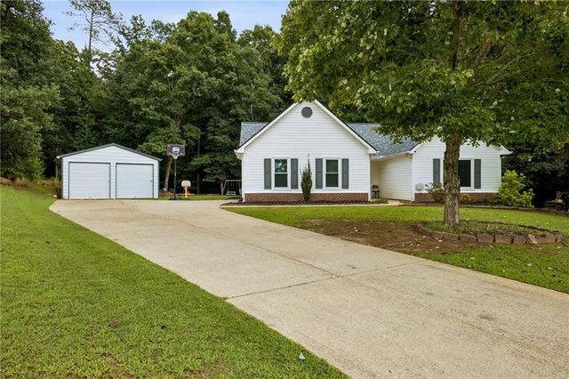 6253 Glen Port Circle, Flowery Branch, GA 30542