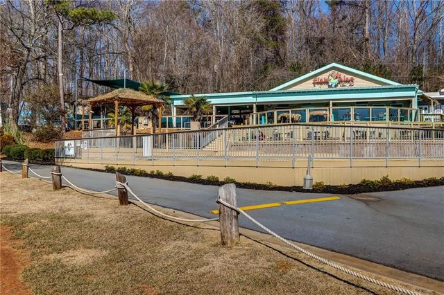 6253 Glen Port Circle, Flowery Branch, GA 30542