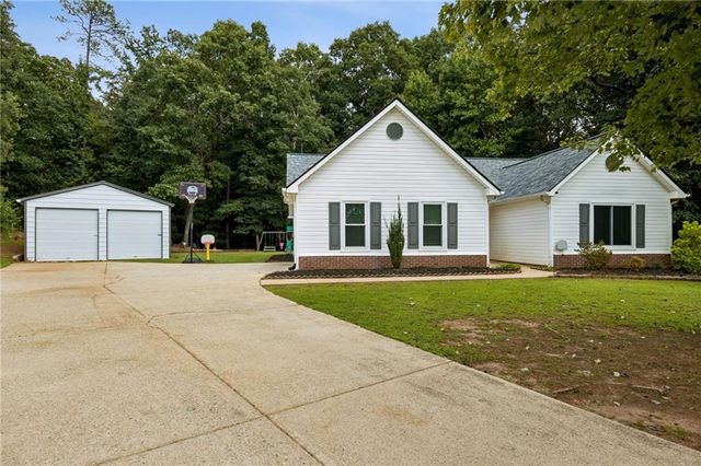 6253 Glen Port Circle, Flowery Branch, GA 30542