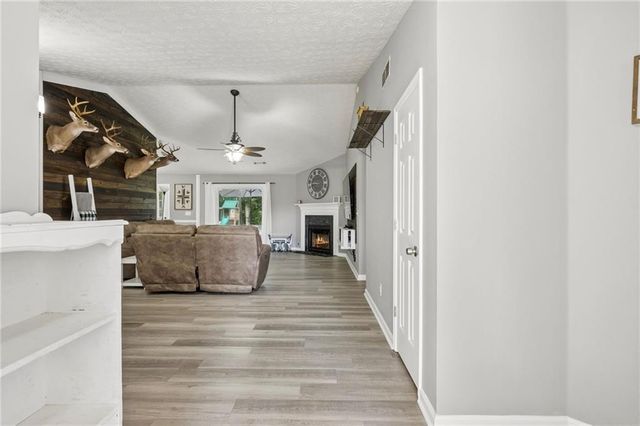 6253 Glen Port Circle, Flowery Branch, GA 30542
