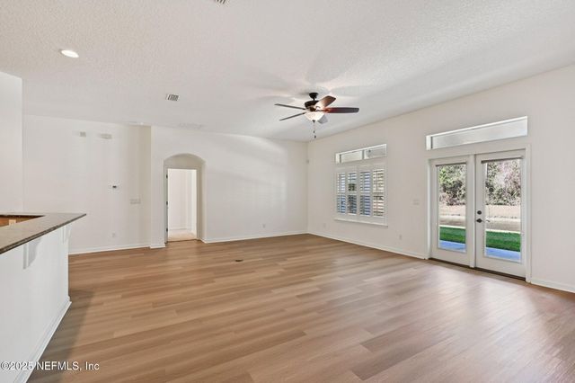 8268 AUTUMNWIND Drive, Jacksonville, FL 32218