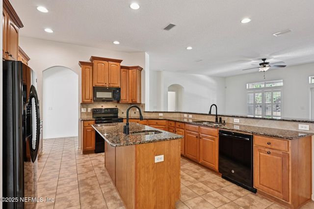 8268 AUTUMNWIND Drive, Jacksonville, FL 32218