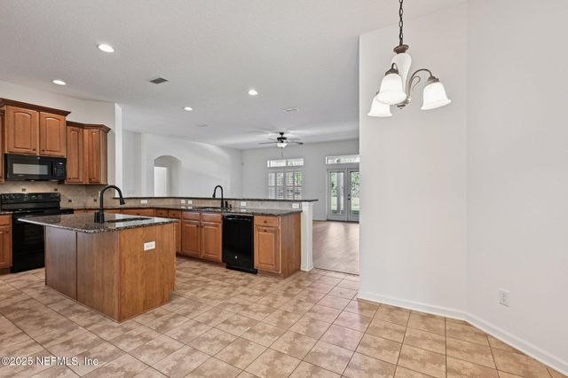 8268 AUTUMNWIND Drive, Jacksonville, FL 32218