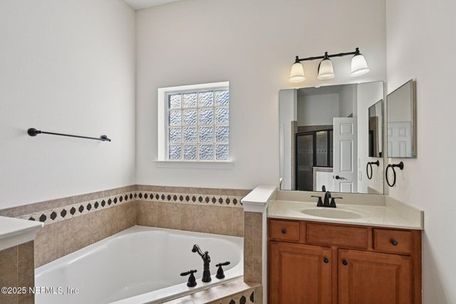 8268 AUTUMNWIND Drive, Jacksonville, FL 32218