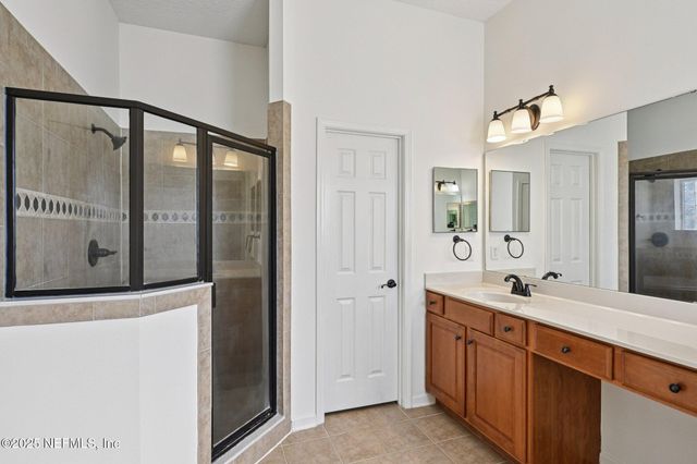 8268 AUTUMNWIND Drive, Jacksonville, FL 32218