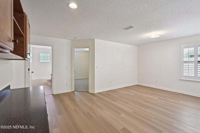 8268 AUTUMNWIND Drive, Jacksonville, FL 32218