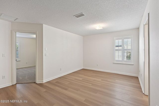 8268 AUTUMNWIND Drive, Jacksonville, FL 32218