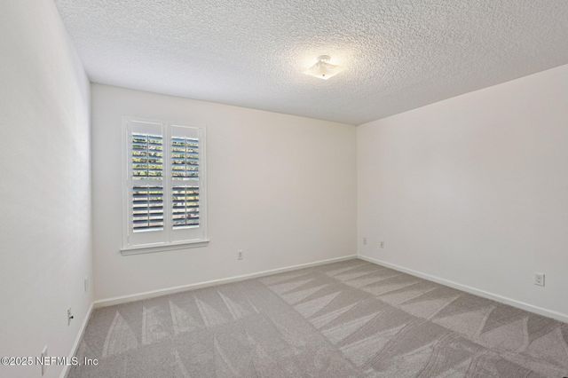 8268 AUTUMNWIND Drive, Jacksonville, FL 32218