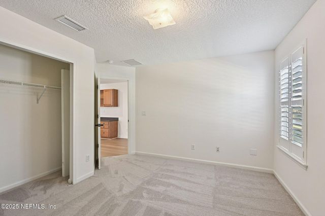 8268 AUTUMNWIND Drive, Jacksonville, FL 32218