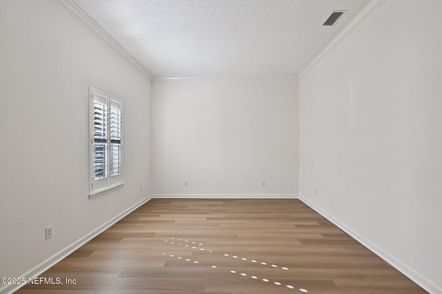 8268 AUTUMNWIND Drive, Jacksonville, FL 32218