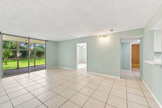 950 NW 80TH Avenue 204, Margate, FL 33063