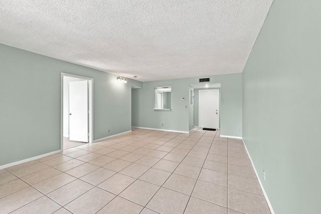 950 NW 80TH Avenue 204, Margate, FL 33063