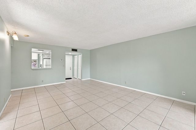 950 NW 80TH Avenue 204, Margate, FL 33063