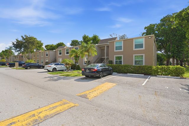 950 NW 80TH Avenue 204, Margate, FL 33063