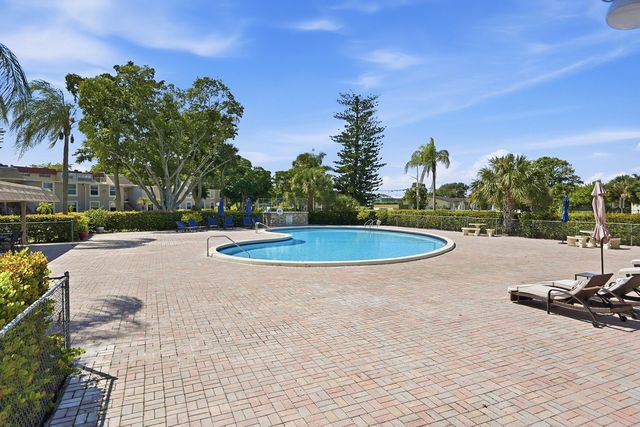950 NW 80TH Avenue 204, Margate, FL 33063