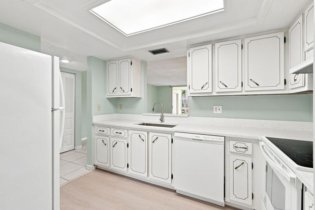 950 NW 80TH Avenue 204, Margate, FL 33063