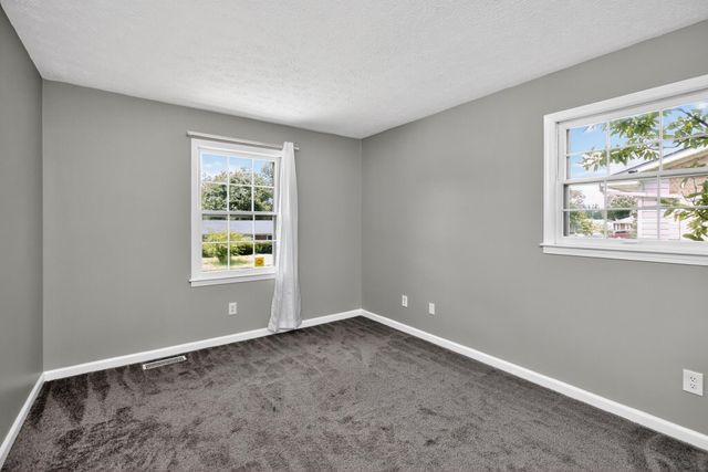 112 Queensway Drive, Versailles, KY 40383