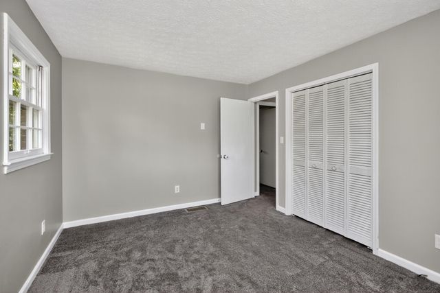 112 Queensway Drive, Versailles, KY 40383