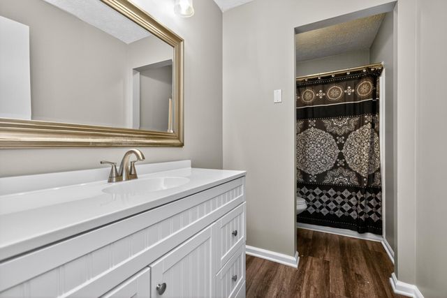 112 Queensway Drive, Versailles, KY 40383