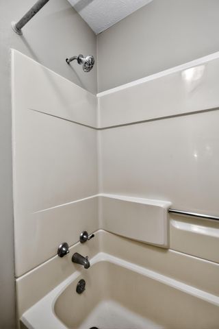 112 Queensway Drive, Versailles, KY 40383