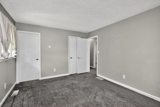 112 Queensway Drive, Versailles, KY 40383