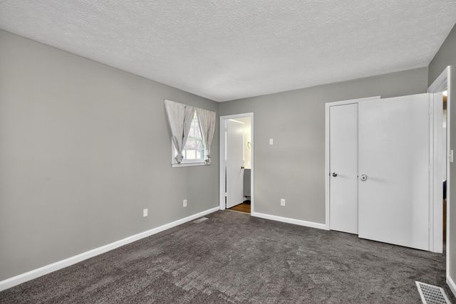 112 Queensway Drive, Versailles, KY 40383