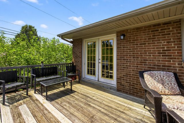 112 Queensway Drive, Versailles, KY 40383