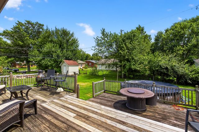 112 Queensway Drive, Versailles, KY 40383