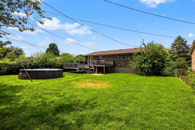 112 Queensway Drive, Versailles, KY 40383