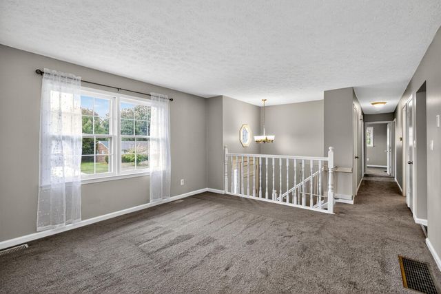 112 Queensway Drive, Versailles, KY 40383