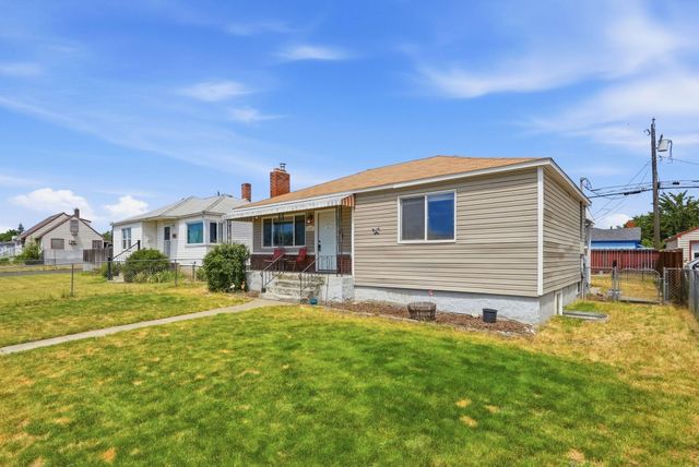 1207 E Lacrosse Ave, Spokane, WA 99207