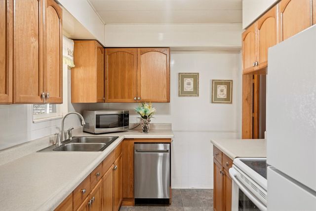 1207 E Lacrosse Ave, Spokane, WA 99207