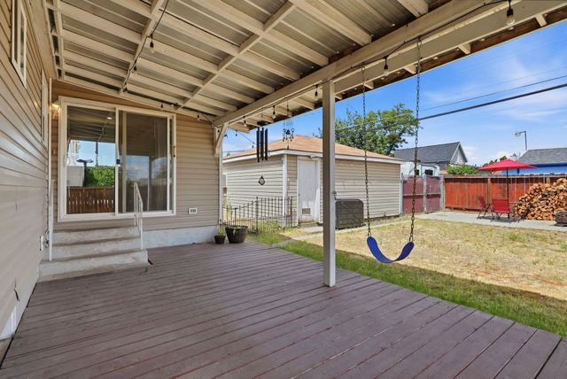 1207 E Lacrosse Ave, Spokane, WA 99207